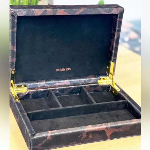 Johnny Was jewelry box - Picture 2 of 4